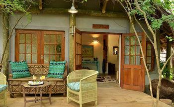 Bakwena Lodge Касане Екстериор снимка